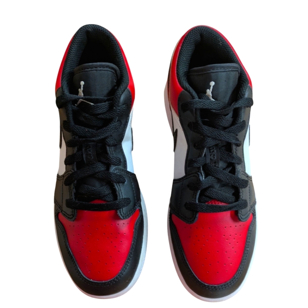 Nike Air Jordan 1 Low GS Bred Toe Black and Red Size 5.5 Youth - Picture 9 of 11